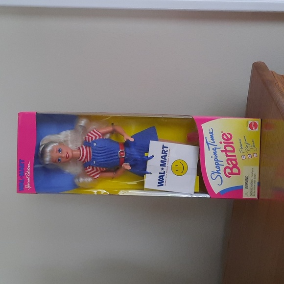 VTG.  1997.  UNOPENED.  WAL*MART Shopping Time BARBIE - Picture 1 of 6